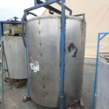 64" DIA. X 6' STAINLESS STEEL MIXING TANK