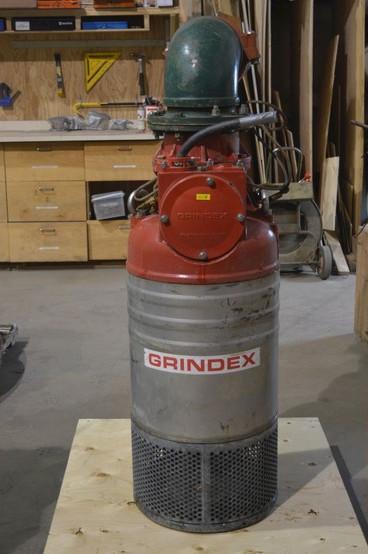 8" GRINDEX SUBMERSIBLE PUMP WITH FLOATING FRAME