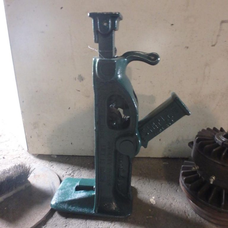 15 TON SIMPLEX TRACK JACK Nelson Machinery & Equipment Ltd.