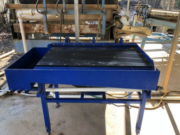 2' X 4' UHF Finish Concentrating Table