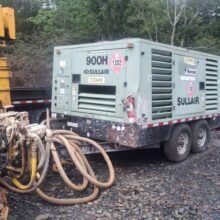 900 CFM SULLAIR TOW-BEHIND COMPRESSOR