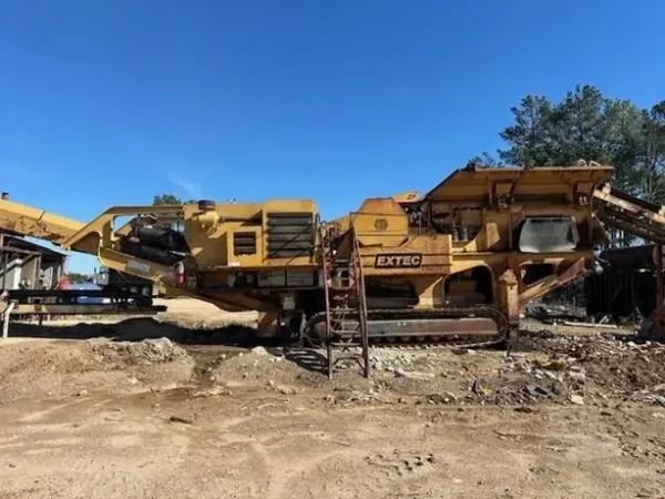 2008 EXTEC C-12+ Crawler Mounted Jaw Crushing Plant.